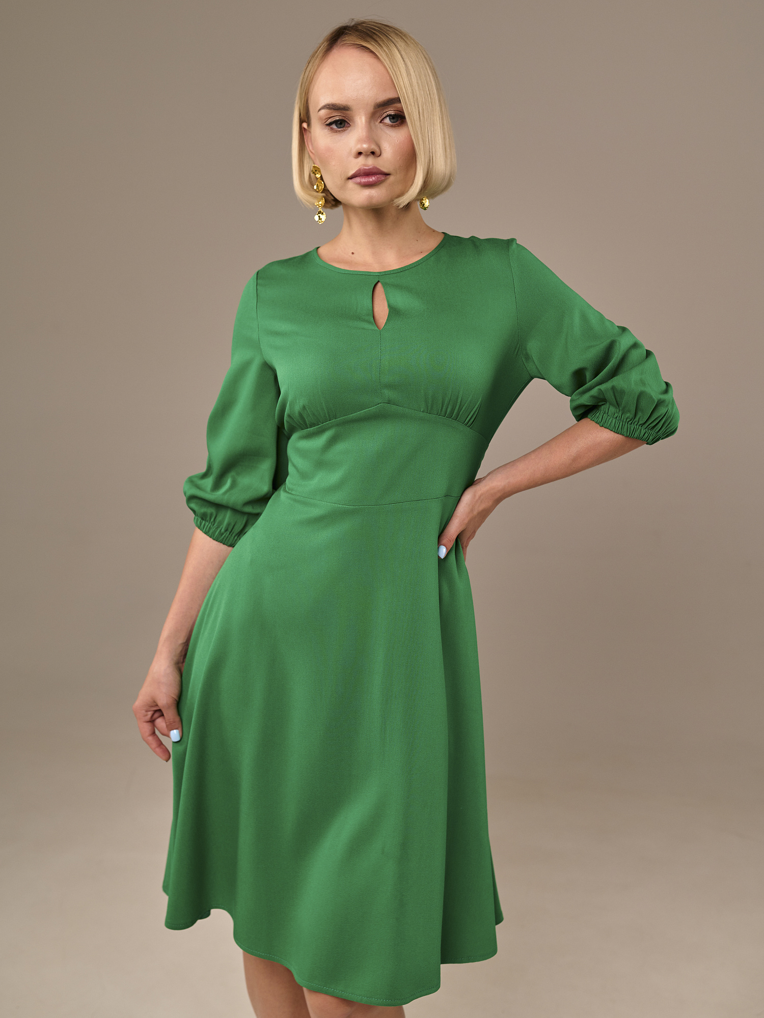 Платье с имитацией корсета и поясом зеленое